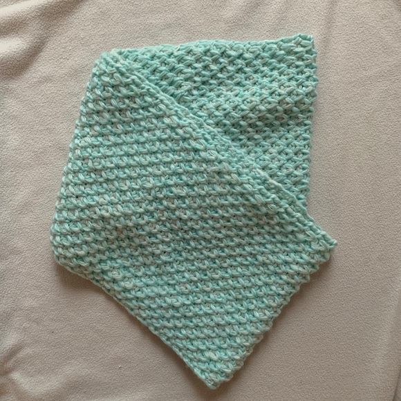 Old Navy Chunky Knit Scarf - Picture 2 of 6